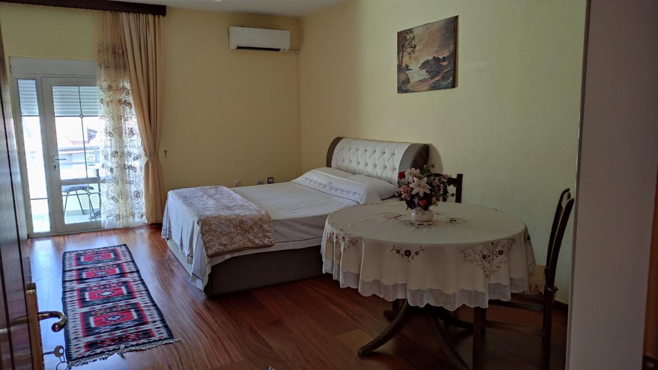 Guest House Katerina Korce Exterior photo